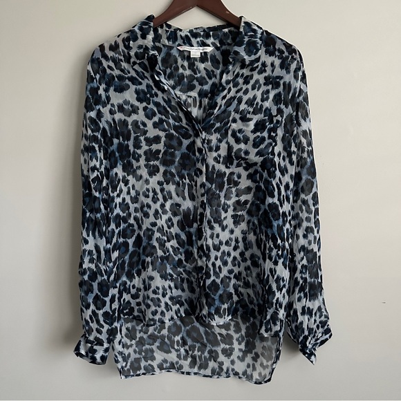 Diane Von Furstenberg Blue and Black Leopard Print Blouse - Size 10 - Picture 1 of 11